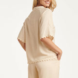 Dames Blouse Met Golvende Afwerking En Korte Mouwen | Sand