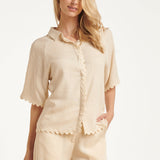 Dames Blouse Met Golvende Afwerking En Korte Mouwen | Sand