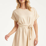 Dames Jurk Met Strikceintuur En Golvende Details | Sand