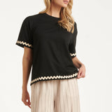 Dames T-Shirt Met Golvende Afwerking | Black - Sand