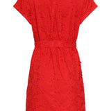 Vestido Abotoado Elegante com Bordado Floral Delicado | Red