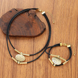 Conjunto Atemporal de Colar e Pulseira em Camadas