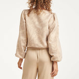 Casaco Curto com Estampado de Folhas e Botões Decorativos | Dark Sand - Gold