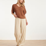 Top de Malha Leve com Decote V em Castanho | Brown