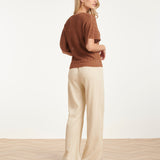 Top de Malha Leve com Decote V em Castanho | Brown