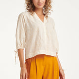 Blusa Off-White Leve com Bordado Delicado | White