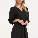 Vestido com Decote V e Estampado em Tecido Travel | Black