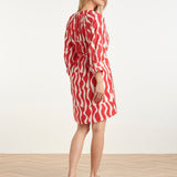 Vestido com Decote V e Estampado Ondulado Vermelho com Cinto | Red - White