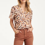 Top com Decote V e Estampado Animal Abstrato | Multicolor