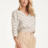 Top com Decote V e Estampado Chevron | Multicolor