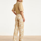 Calças Largas Femininas com Estampado Bege em Tecido Travel | Off White - Dark Sand