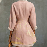 Calista Vestido Mini Rosa de Renda com Decote em V