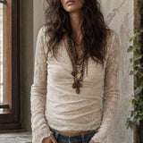Blusa Vintage de Renda com Decote Drapeado e Manga Comprida