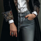 Octavia | Blazer Ajustado com Acabamento Barroco