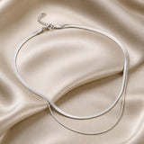 Colar em Camadas com Serpentes em Ouro Branco
