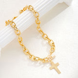 Colar Moderno com Fecho Toggle em Ouro Branco e Pingente em Cruz
