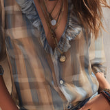 Blusa Xadrez Retro em Chiffon com Meia Manga e Detalhes em Folhos