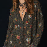 Blusa Retro Estampado Floral com Bainha Curva e Mangas de Folhos