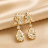 Brincos de Gota com Flores em Ouro Branco