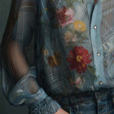 Blusa Boho Vintage Transparente com Botões e Estampado Floral