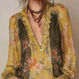 Blusa de Chiffon Floral com Folhos e Fecho Frontal