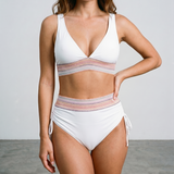 Lara | O biquíni que mantém sua barriga chapada
